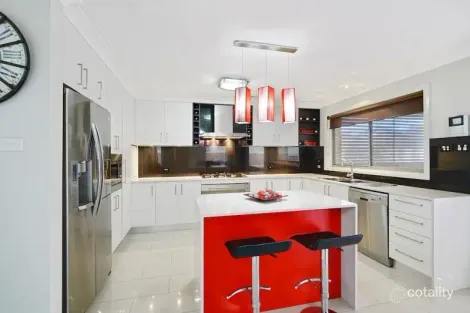 Property photo of 11 Gentle Close Casula NSW 2170