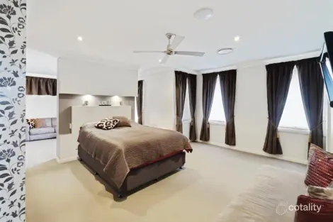 Property photo of 11 Gentle Close Casula NSW 2170