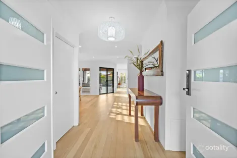 Property photo of 16 Stamford Crescent Secret Harbour WA 6173