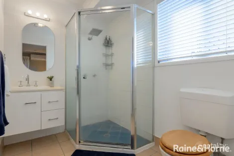 Property photo of 2 Barrine Close Clinton QLD 4680