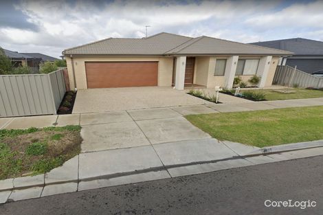 Property photo of 3 Yellow Robin Circuit Cranbourne East VIC 3977