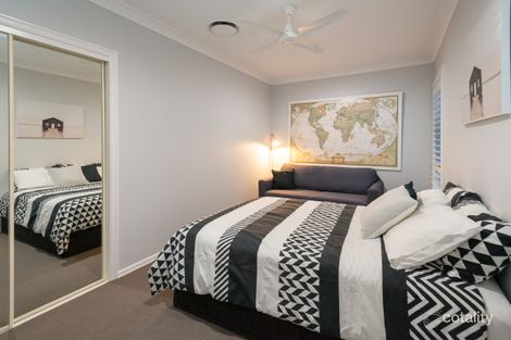 Property photo of 7 Lee Anne Crescent Helensvale QLD 4212