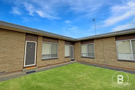 2/2 Warratta Ave, Delacombe, VIC 3356