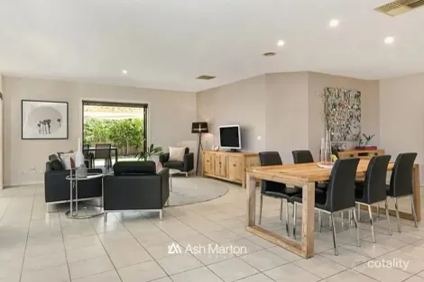 Property photo of 2 Amethyst Close Skye VIC 3977