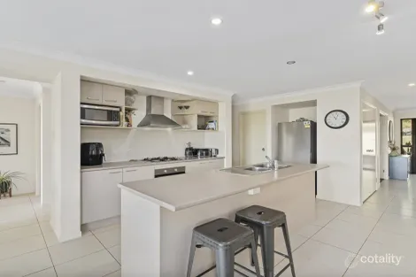 Property photo of 36 Aldgate Crescent Pacific Pines QLD 4211