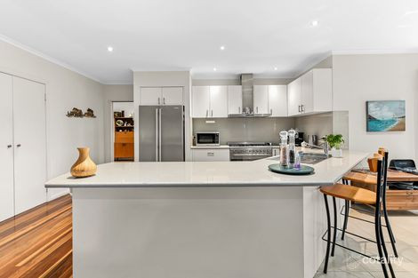 Property photo of 2 Orsino Place Berwick VIC 3806
