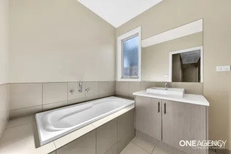 Property photo of 19 Craig Close Truganina VIC 3029