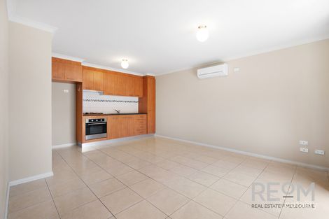 Property photo of 2/24 Elsey Road Reservoir VIC 3073