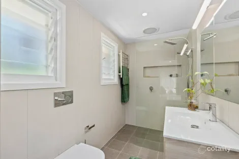 Property photo of 6 Irving Close Terrigal NSW 2260
