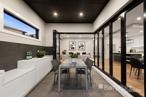 Property photo of 13 Stables Circuit Doncaster VIC 3108