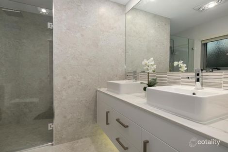 Property photo of 15 Clearview Terrace Seven Hills QLD 4170
