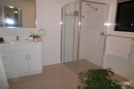 Property photo of 4 Laird Street Tenterfield NSW 2372