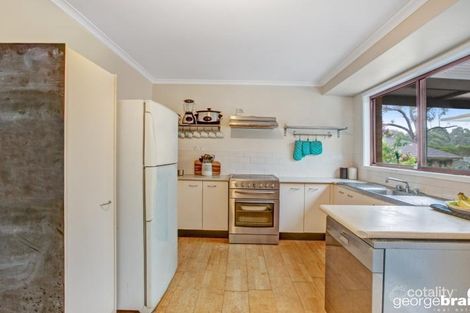 Property photo of 20 Cameron Crescent Kincumber NSW 2251