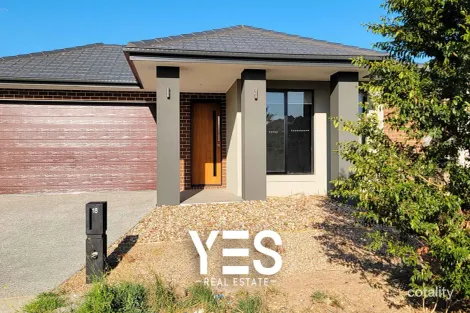 18 Patriot Bvd, Clyde North, VIC 3978