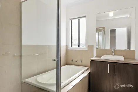 Property photo of 32 Craigmoor Crescent Mernda VIC 3754