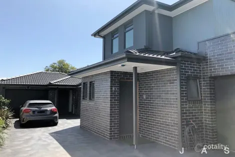 2/100 Blackshaws Rd, South Kingsville, VIC 3015