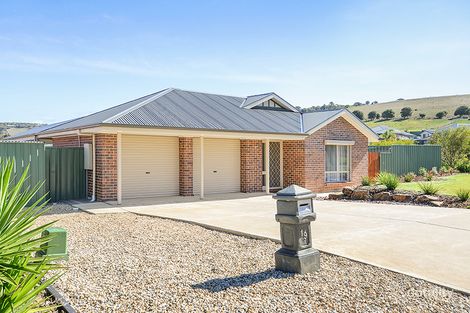 19 Wishart Cres, Encounter Bay, SA 5211
