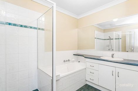 Property photo of 16 Crenton Court Heritage Park QLD 4118