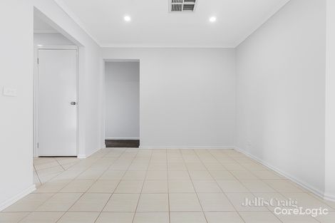 Property photo of 2/31 Rokewood Crescent Meadow Heights VIC 3048