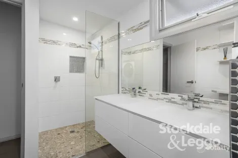 Property photo of 130 Spray Street Rosebud VIC 3939