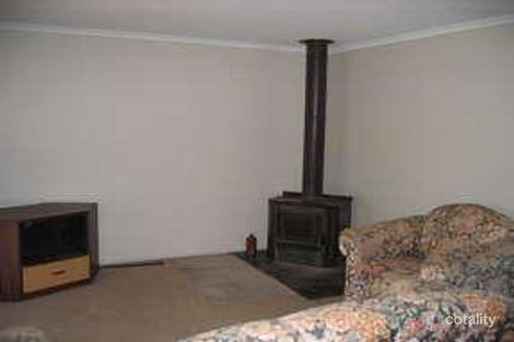 Property photo of 30 Newnham Drive Romsey VIC 3434