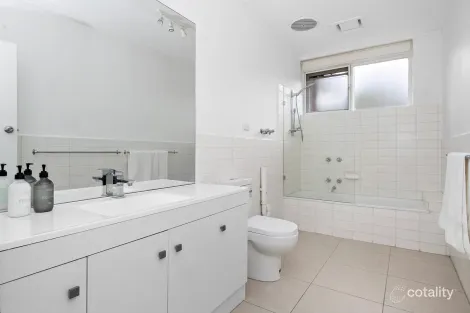 Property photo of 14/131 Brighton Road Elwood VIC 3184