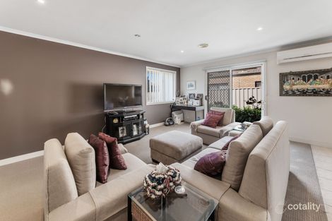 Property photo of 7 Oakview Parade Caroline Springs VIC 3023