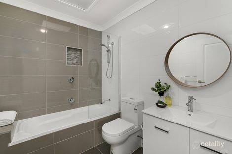 Property photo of 21 Sunshine Drive Point Clare NSW 2250
