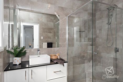 Property photo of 29 Eyre Crescent Valley View SA 5093