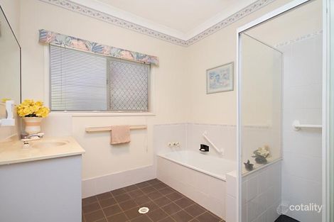 Property photo of 4 Bronzewing Close Elanora QLD 4221