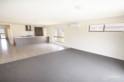 5 Robinson Dr, Weir Views, VIC 3338