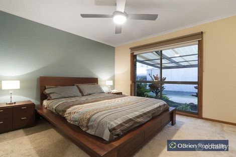 Property photo of 42 Rachel Drive Cranbourne North VIC 3977