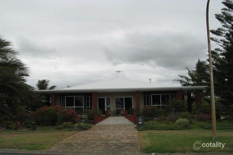 Property photo of 2 Pacific Esplanade Slade Point QLD 4740