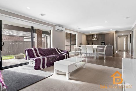 Property photo of 32 Cinnabar Way Cobblebank VIC 3338