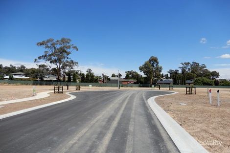 5 Calibre Cl, Strathdale, VIC 3550