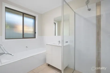 Property photo of 37 Kenneth Watson Drive Bandiana VIC 3691