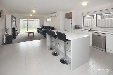 Property photo of 12 Bronzewing Street Pakenham VIC 3810