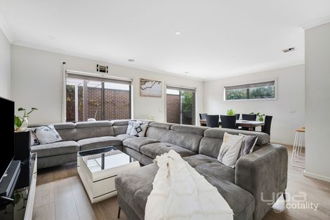 Property photo of 25 Parkmore Crescent Westmeadows VIC 3049