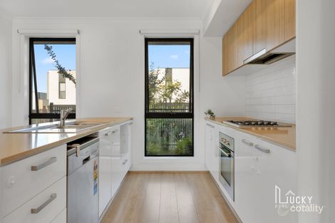 Property photo of 13 Cerulean Walk Craigieburn VIC 3064