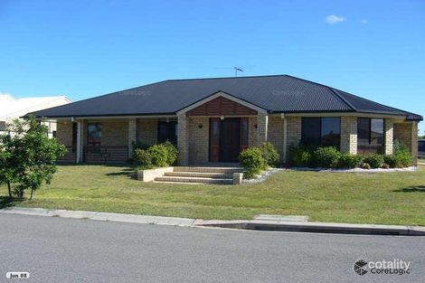 5 Tallow Ct, Sandstone Point, QLD 4511