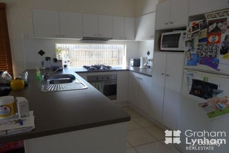 Property photo of 5 Yarra Crescent Kelso QLD 4815