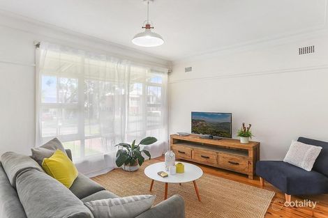 Property photo of 8 The Boulevarde Oak Flats NSW 2529