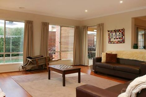 Property photo of 14 Sittella Drive Berwick VIC 3806