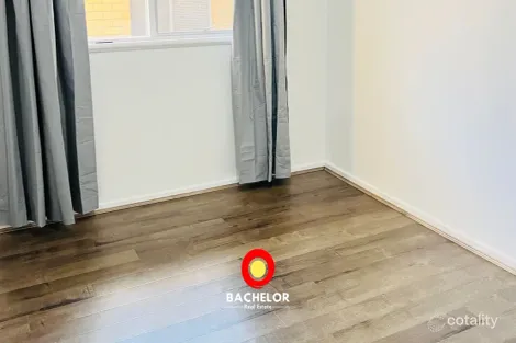 33 Knightsbridge Ave, Valley View, SA 5093