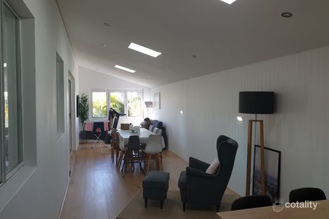 Property photo of 35 Gradient Way Beldon WA 6027