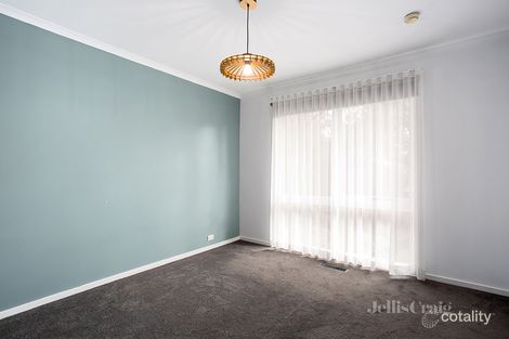 Property photo of 63 Milborne Crescent Eltham VIC 3095