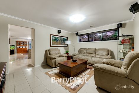 Property photo of 19 Spring Circuit Pakenham VIC 3810