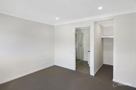 Property photo of 1/36 Manlius Drive Cameron Park NSW 2285