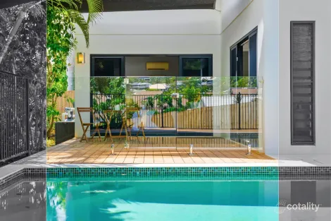 Property photo of 3 Eleanor Close Mooroobool QLD 4870