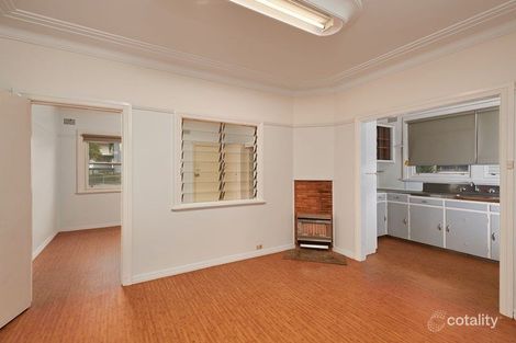 Property photo of 10 Blamey Street Turvey Park NSW 2650